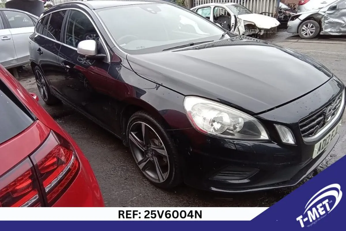 2012 VOLVO V60 BREAKING FOR PARTS - Image 1