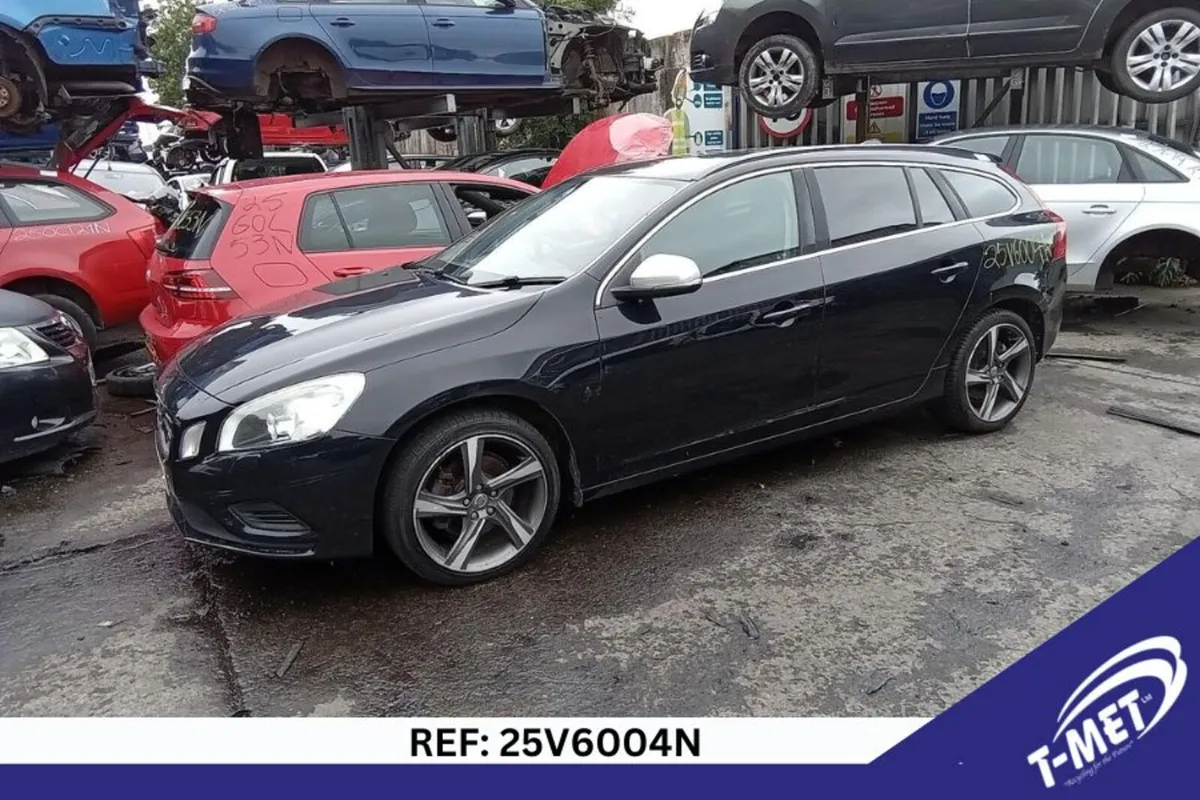 2012 VOLVO V60 BREAKING FOR PARTS - Image 3