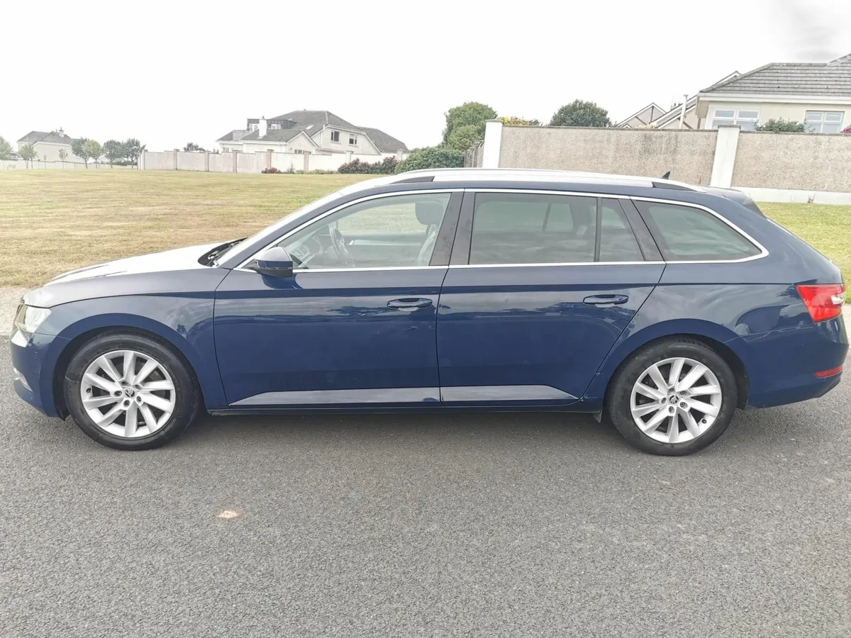 Skoda Superb Estate 2018 - Ambition - Image 4
