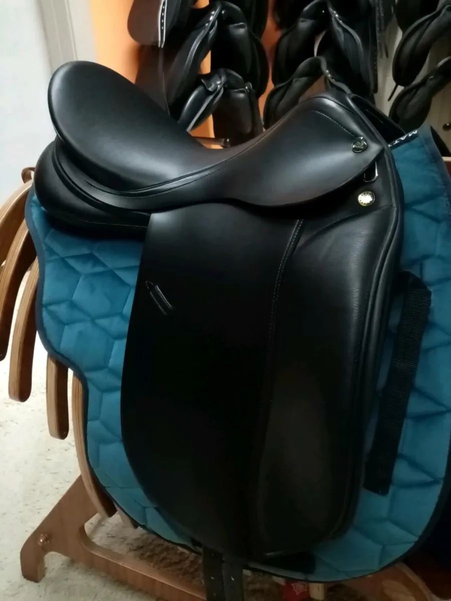 dressage saddle - Image 2