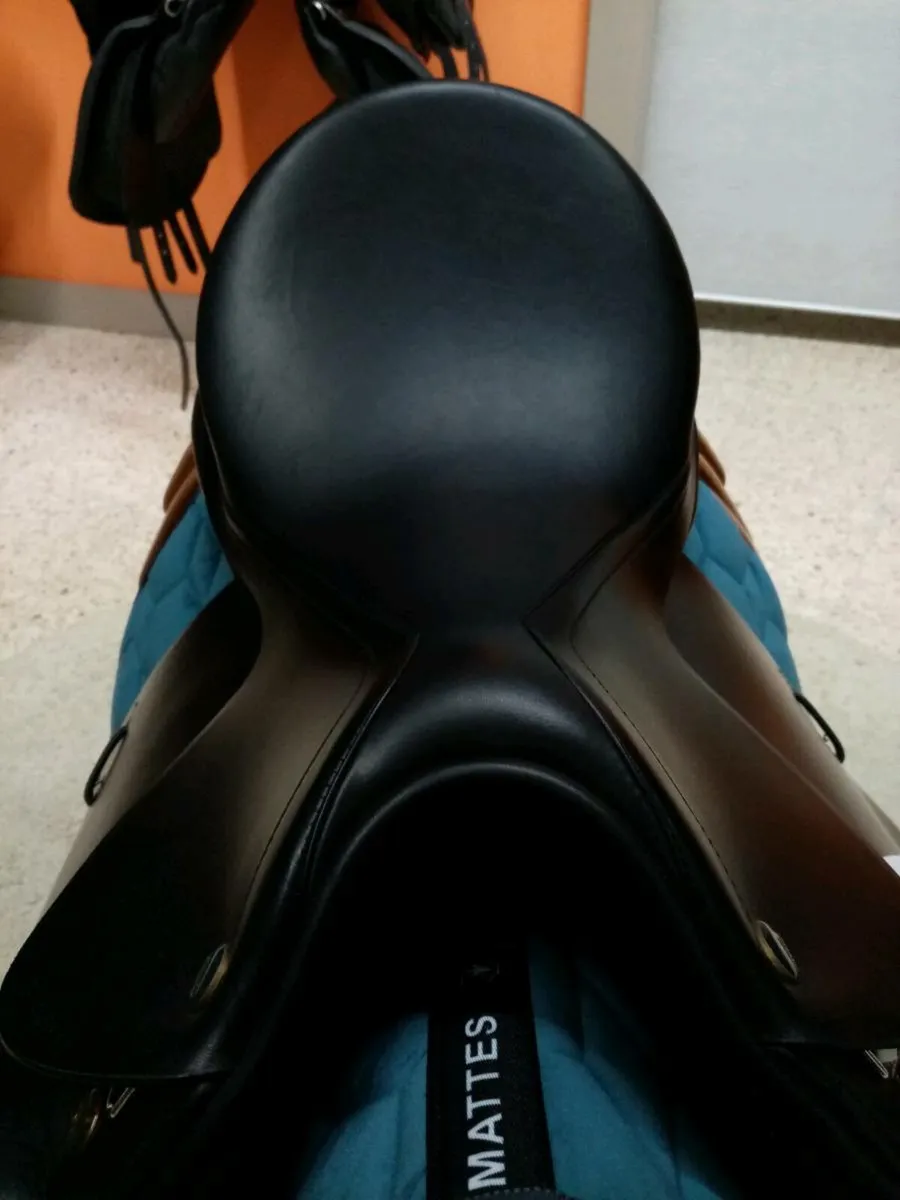dressage saddle - Image 3
