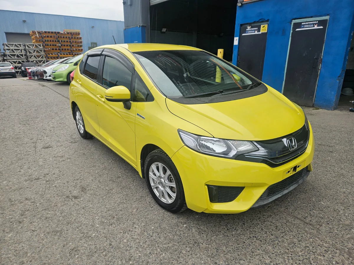 2013 Honda fit Hybrid Automatic - Image 1