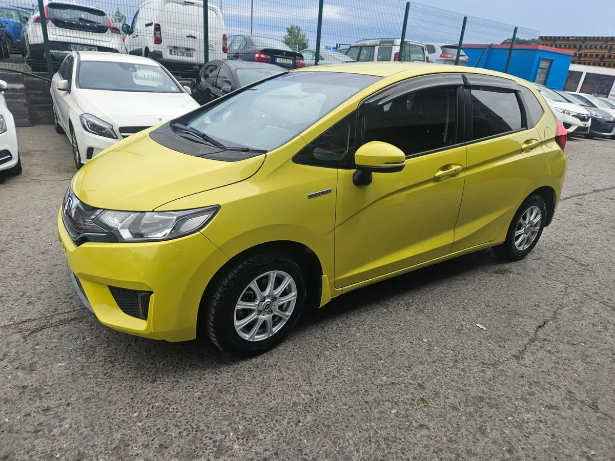 2013 Honda fit Hybrid Automatic - Image 3