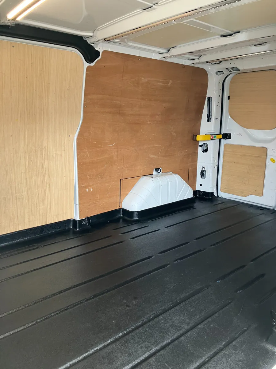 Ford Transit Custom 2023 - Image 3