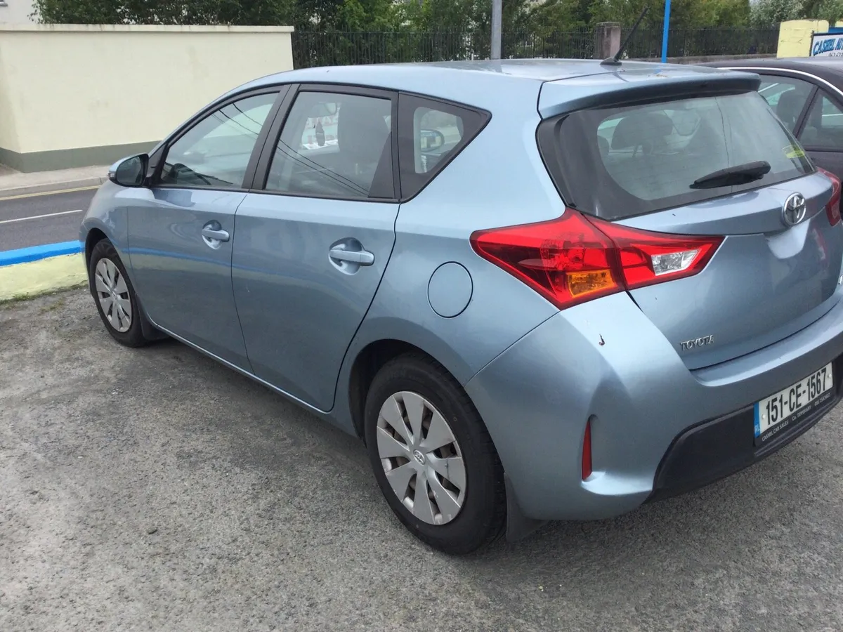 2015 Toyota Auris 1.4 Diesel - Image 2