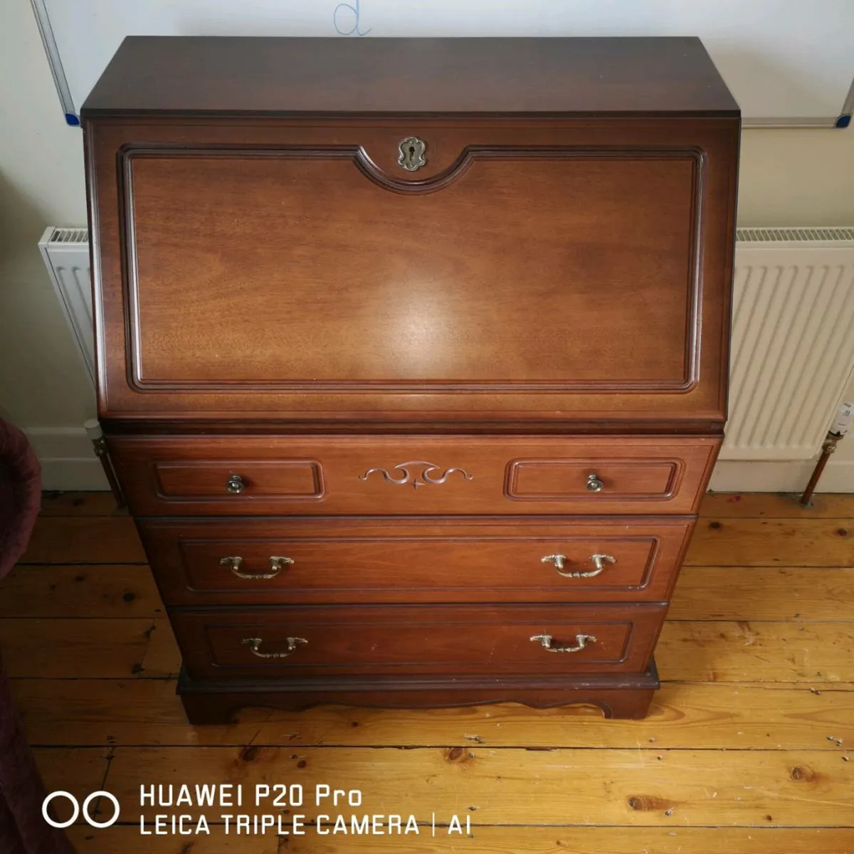 Writing desk... 3 drawer