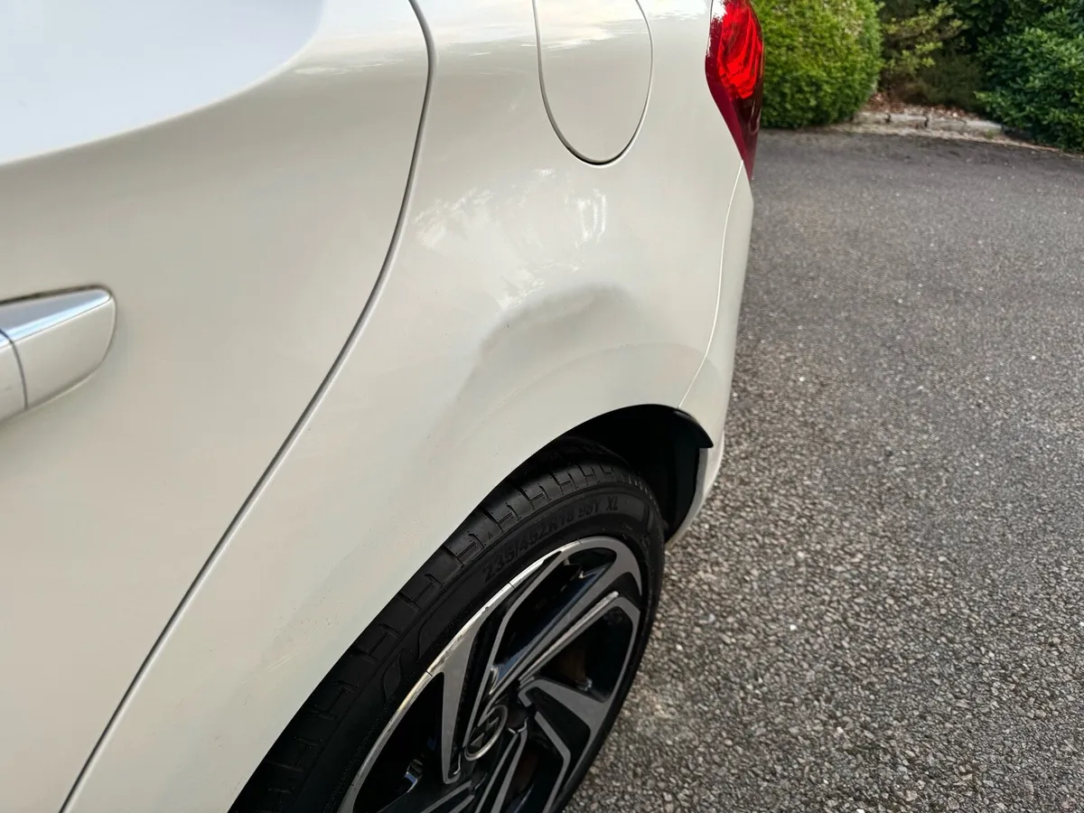 2018 (Oct) DS DS 5 2.0 BlueHDi Prestige 5dr - Image 4