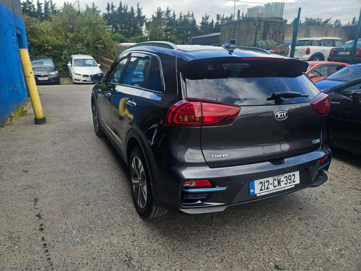 2021 Kia e-Niro plug in electric - Image 4