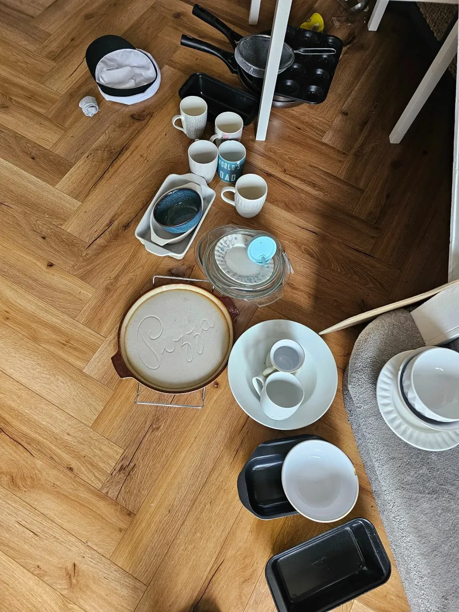 Kitchenware - Image 1