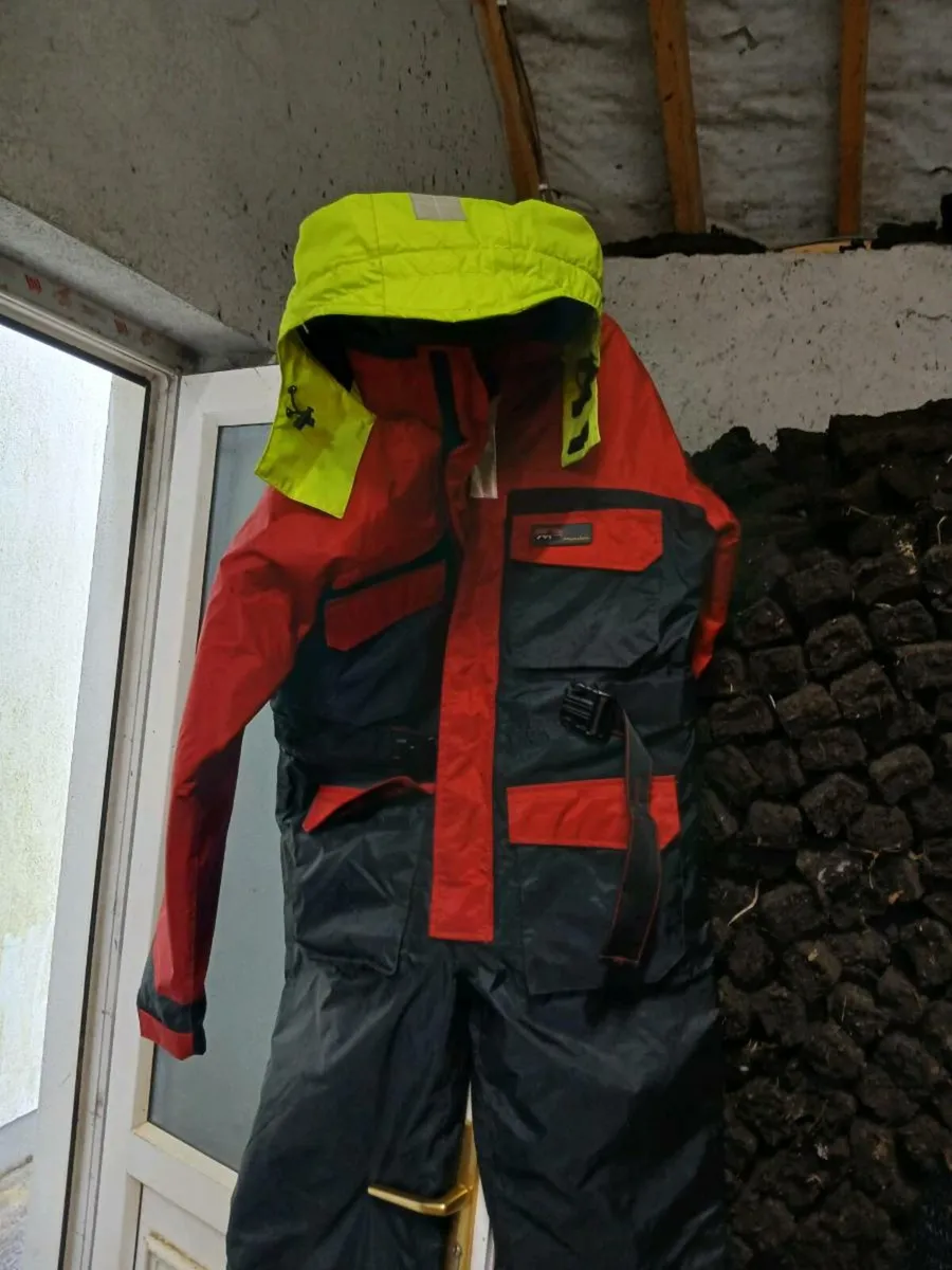 Flotation suit - Image 1
