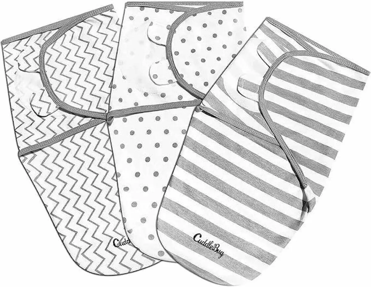 Selection of Baby Items Incl. Car Seat, Bath, Toys - Image 1