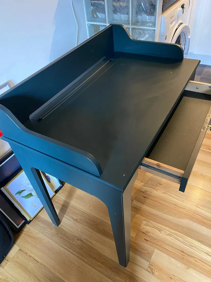 Desk - Image 3