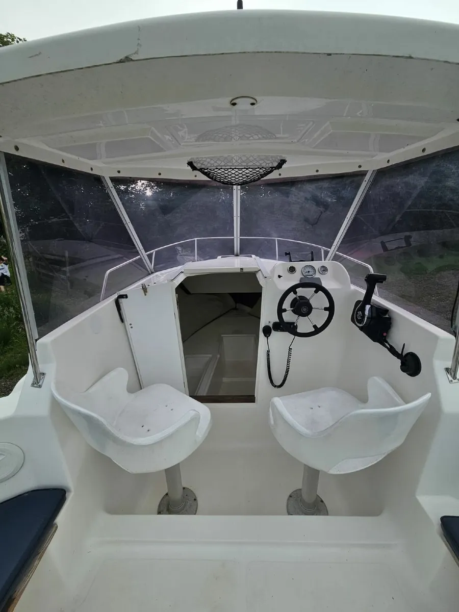 Boat Pilothouse powerboat - Image 3