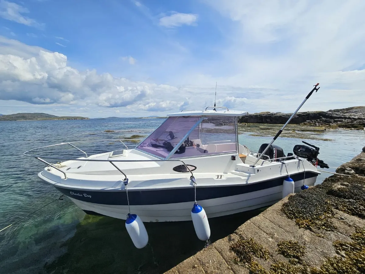 Boat Pilothouse powerboat - Image 1