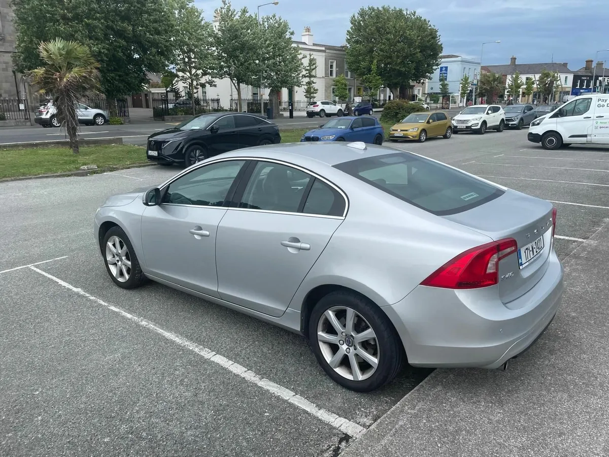 Volvo S60 2.0 2017 - Image 2