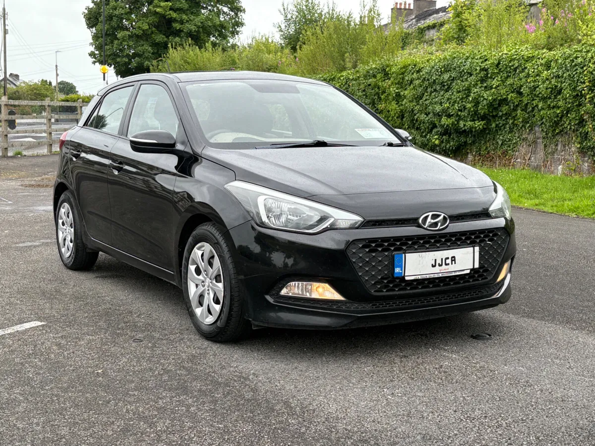 ABSOLUTELY IMMACULATE 2015 HYUNDAI I20 - Image 1