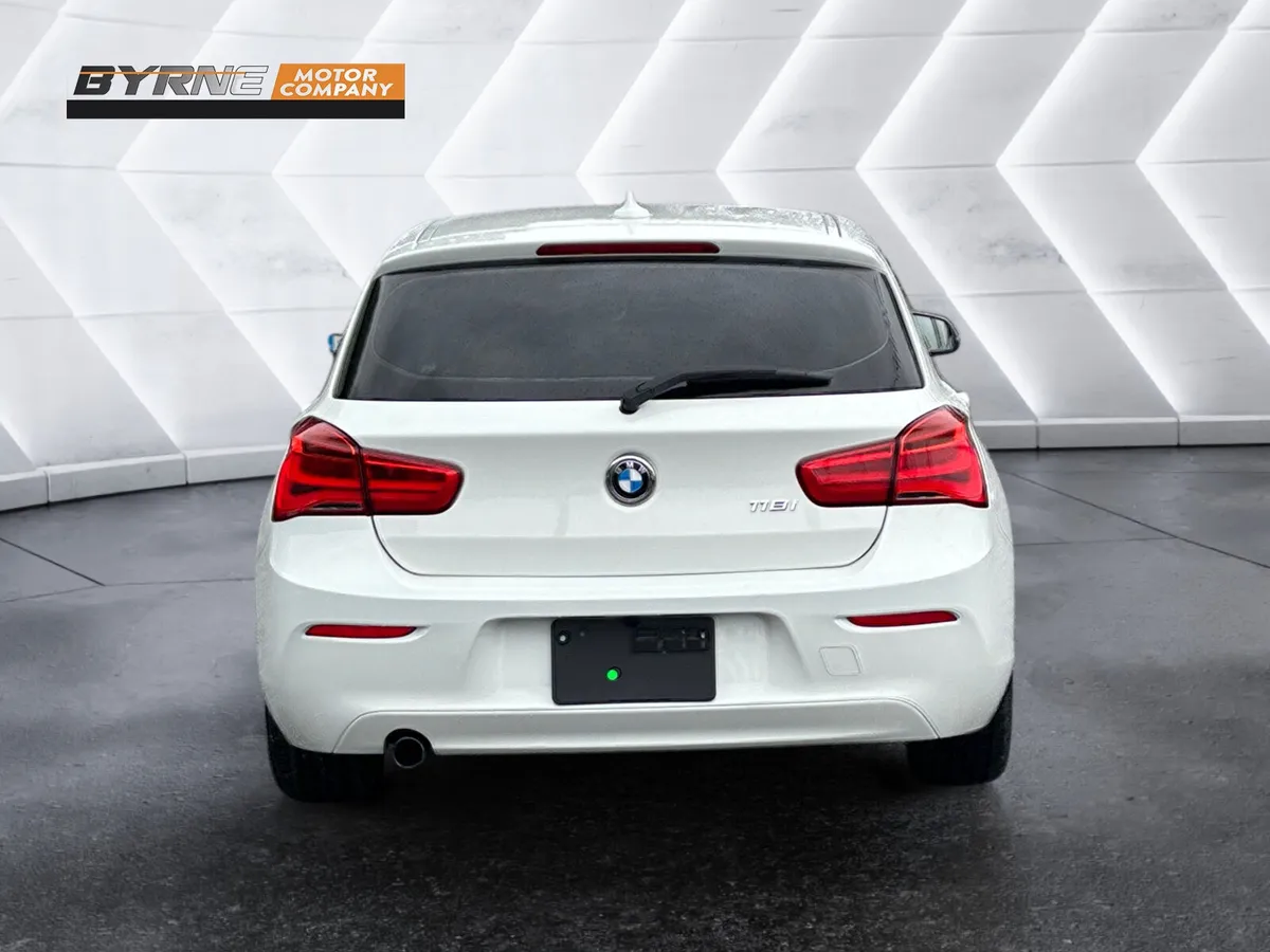 BMW 118i ES AUTO, 2015 - Image 3