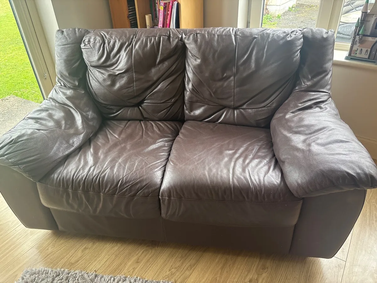 Leather couch - Image 1