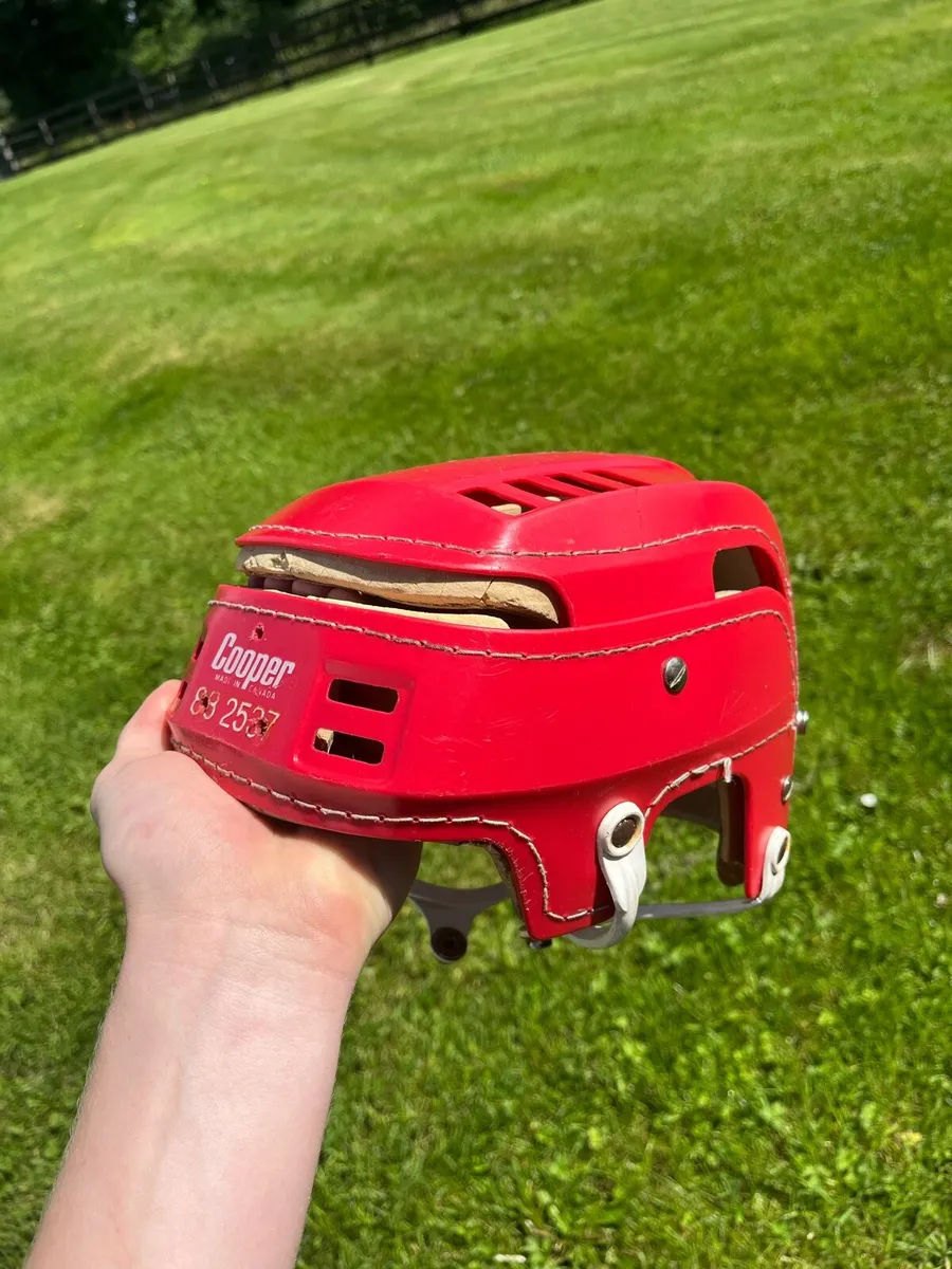 Red old style cooper helmet - Image 1