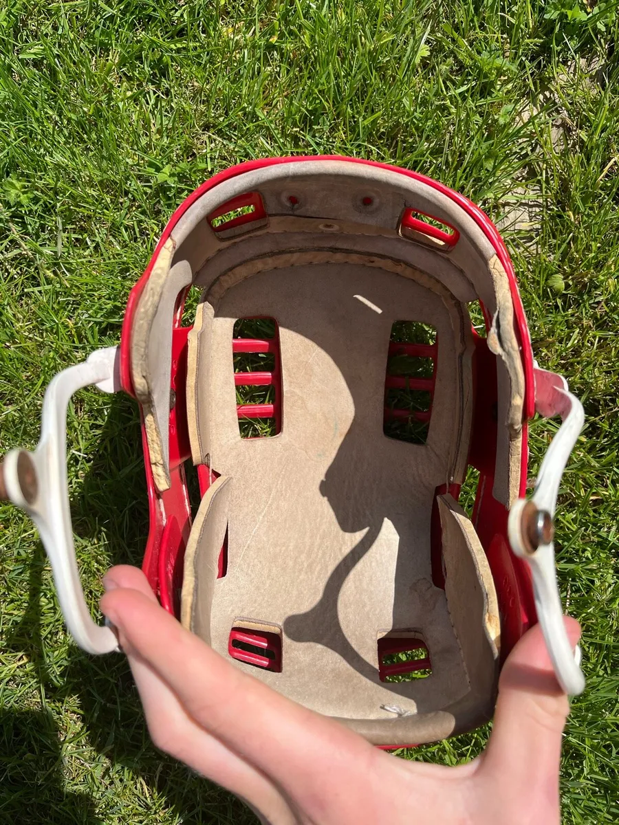 Red old style cooper helmet - Image 2