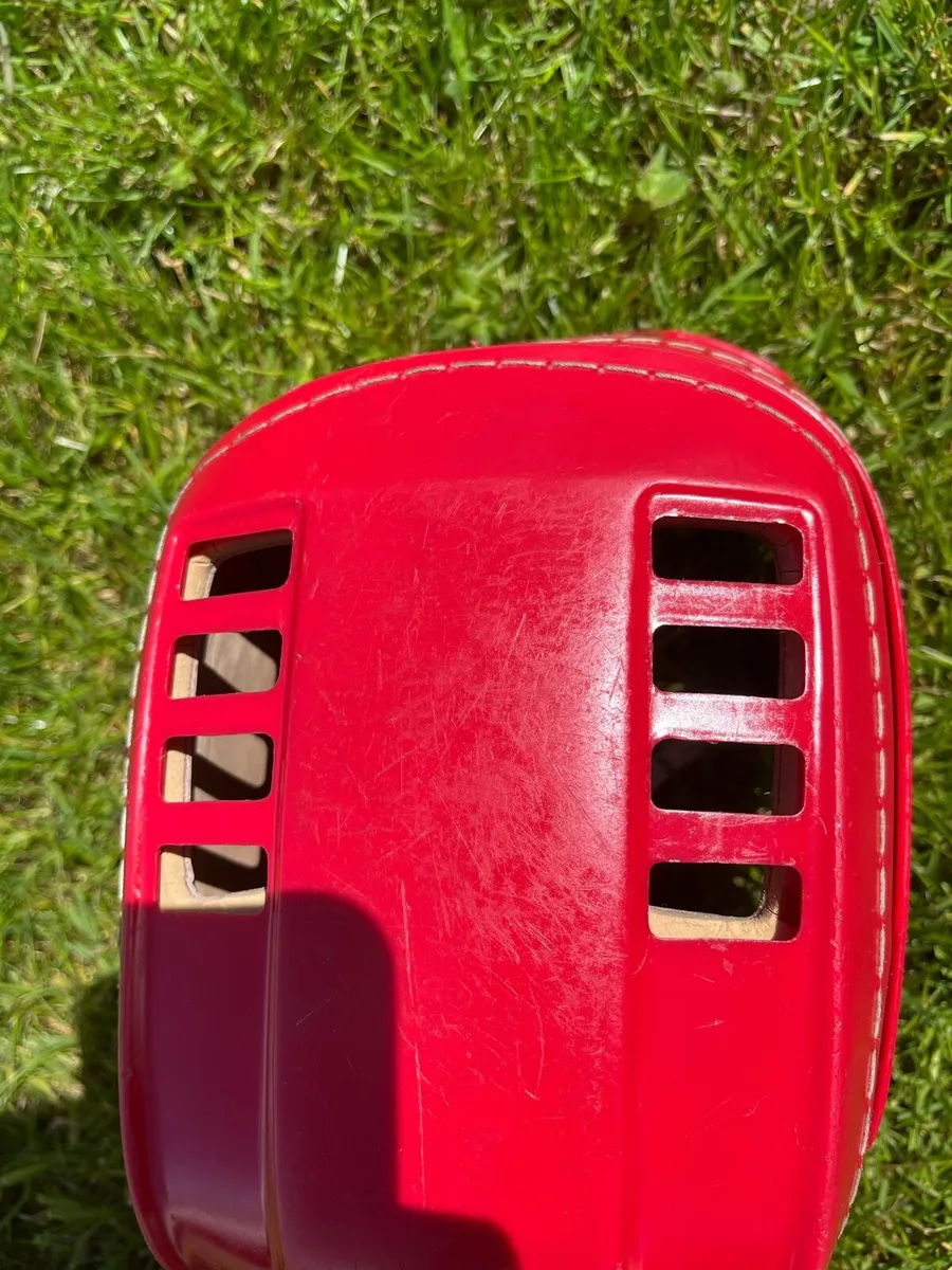 Red old style cooper helmet - Image 4