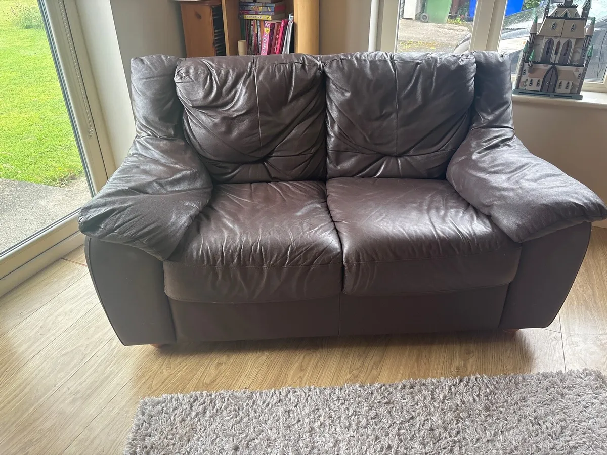 Leather couch - Image 2