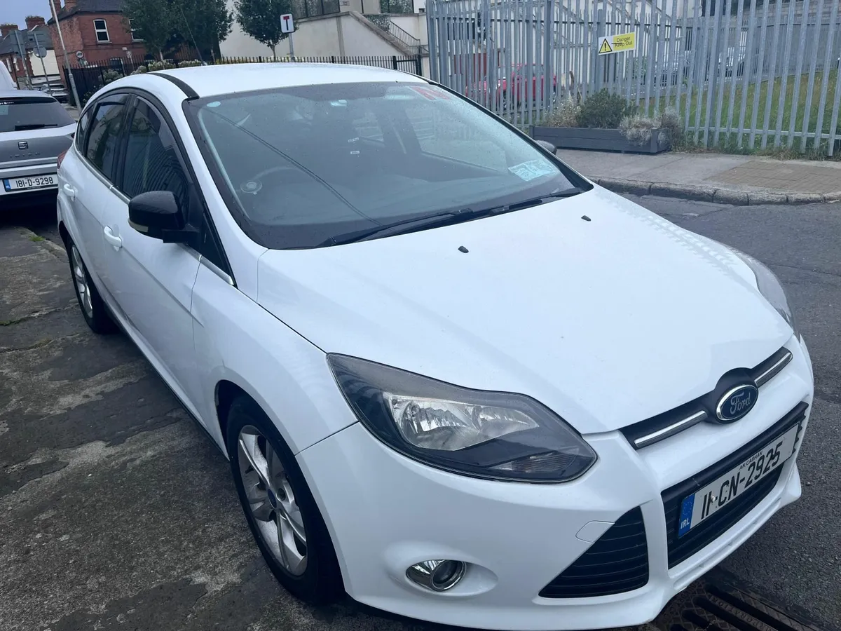 Ford Focus 2011 - Image 2