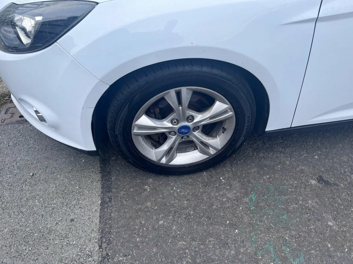 Ford Focus 2011 - Image 4