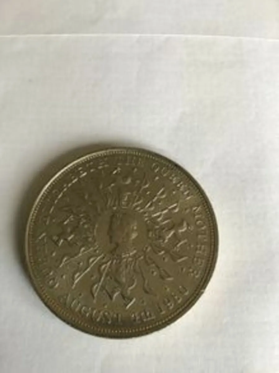 1980 British Crown Coin - Queen mothers Birthday