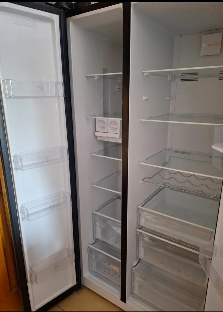 Beko American style fridge freezer - Image 3