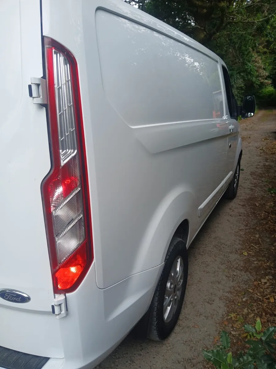 Ford Transit Custom 221 - Image 4