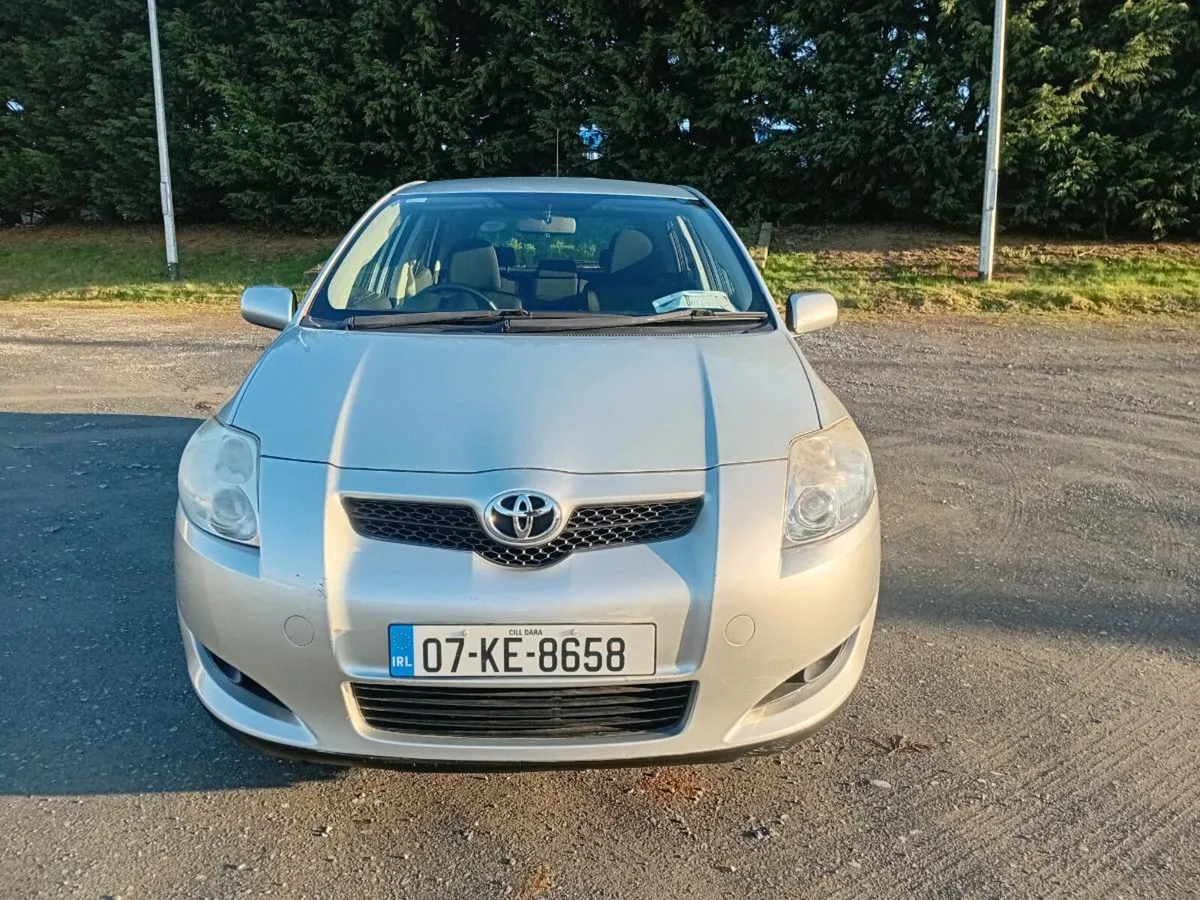 Toyota Auris **Low mileage** - Image 2