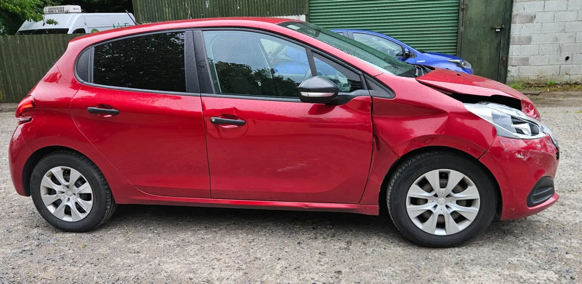 Peugeot 208 2018 1.2petrol 180km - Image 1