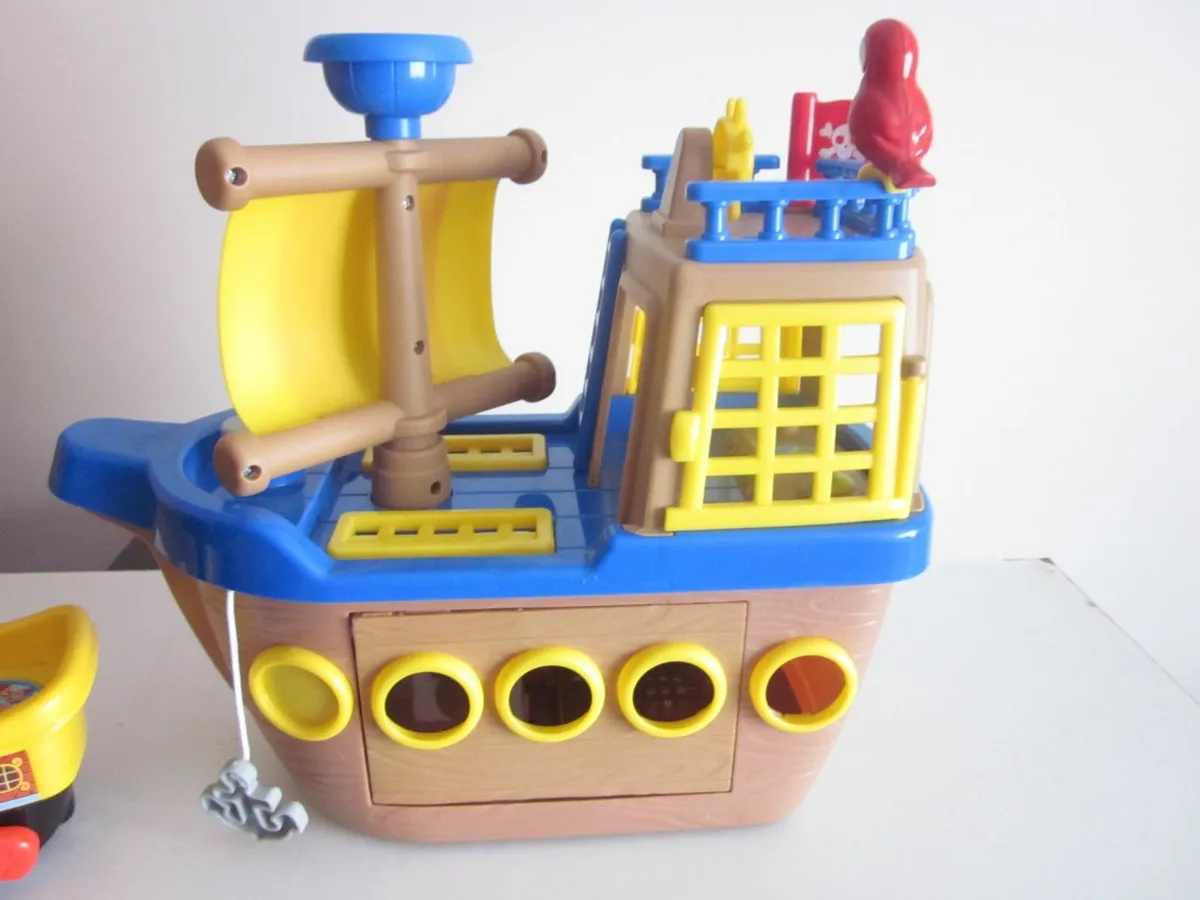 Chad Valley PirateShip with Lights /Sounds Playset - Image 4