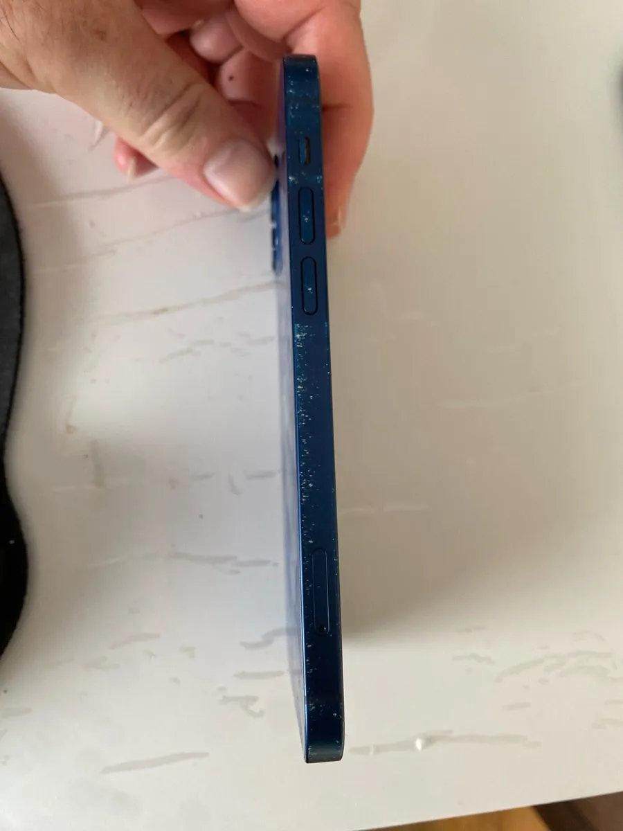 iPhone 12 - Image 2