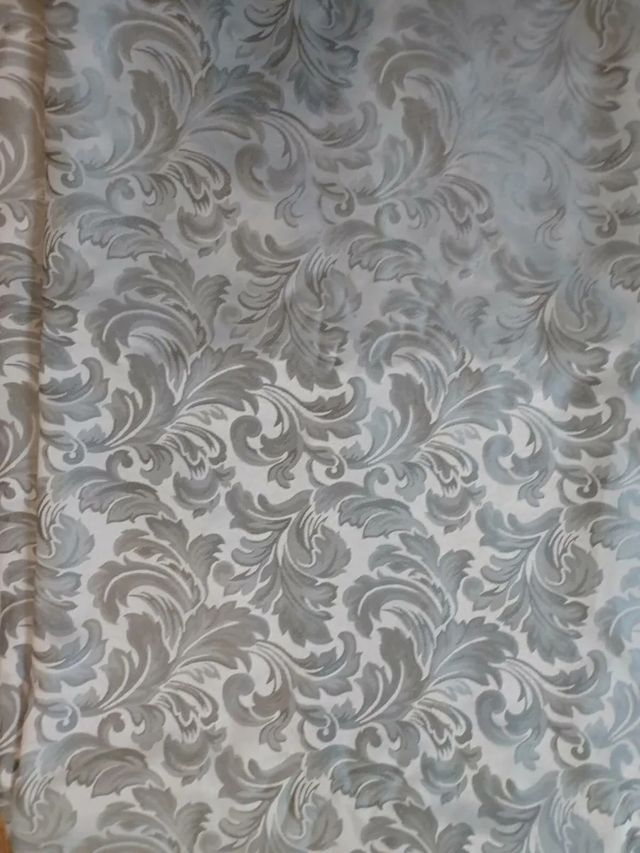 Curtains - Image 3