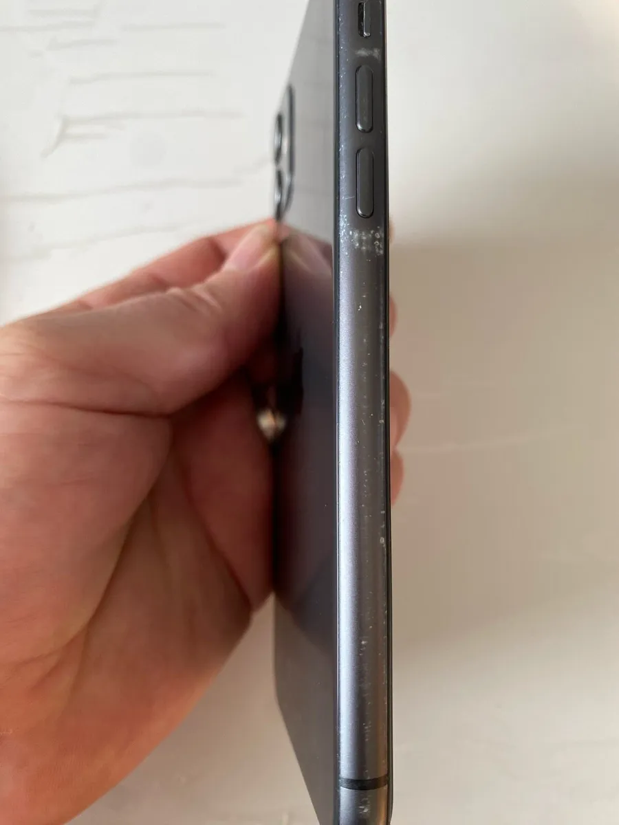 IPhone 11 WiFi only - Image 3