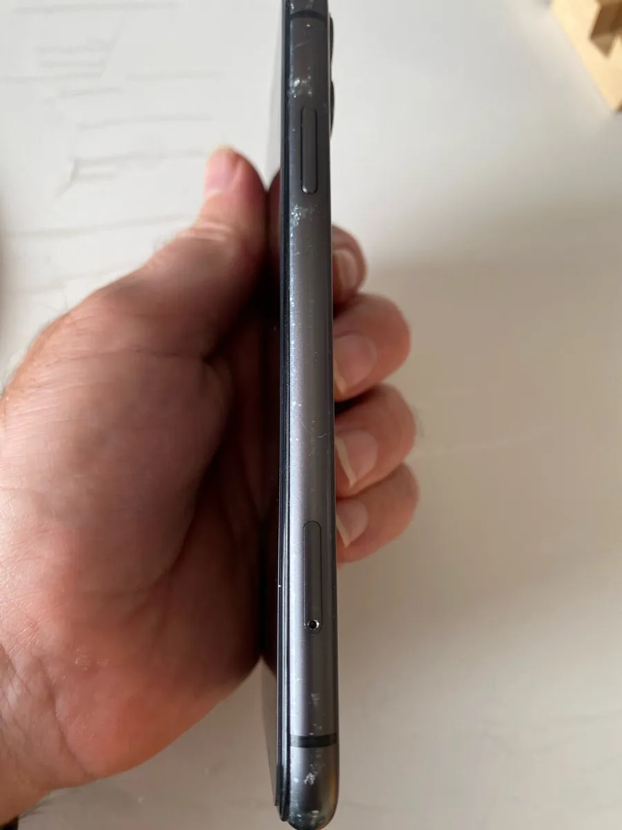 IPhone 11 WiFi only - Image 4
