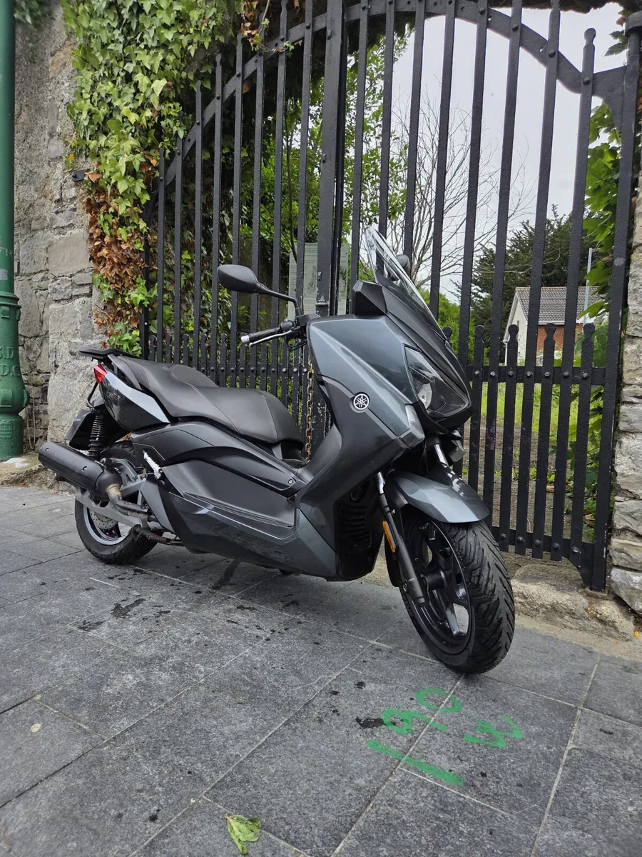 2018 YAMAHA XMAX 125 MOTO4U - Image 3