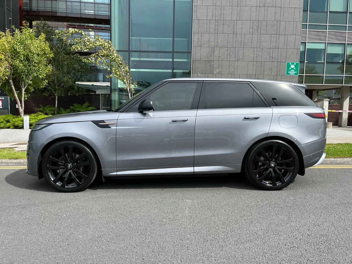 2022 Range Rover Sport P440e Dynamic Se - Image 2