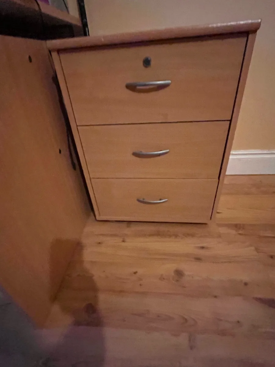 Office furniture - Image 4