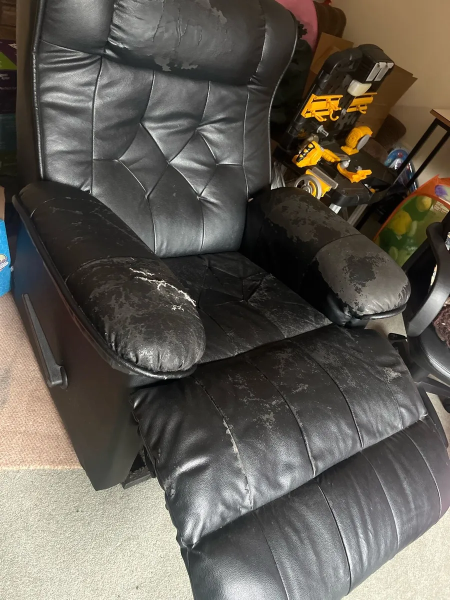 Recliner - Image 2