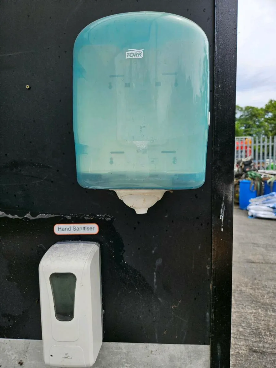 Hand wash station - Image 4