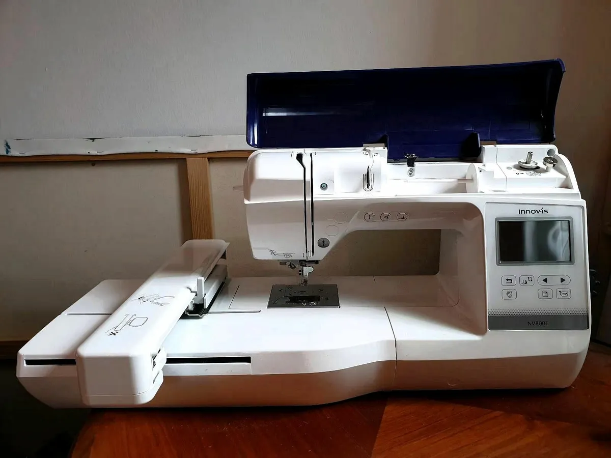Brother Innovis  800E Embroidery Machine+Warranty - Image 3