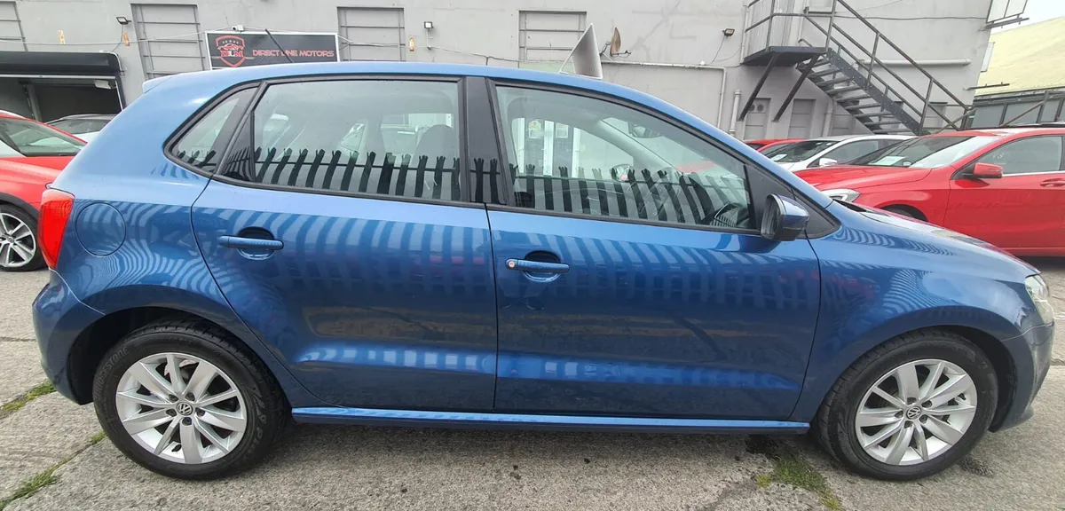 2017 Volkswagen Polo - Image 4
