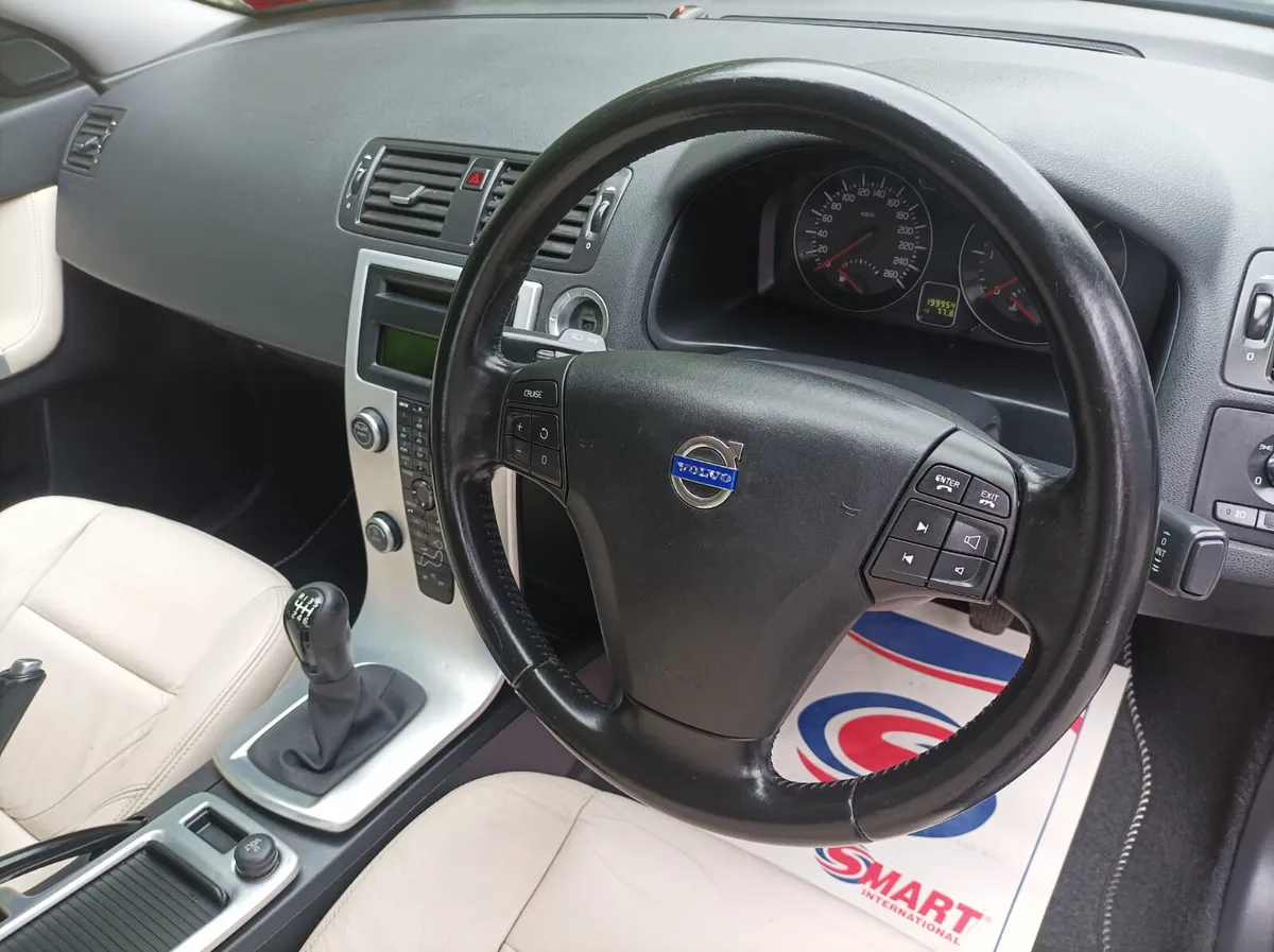Volvo S40 1.6 Turbo Diesel Manual, 2011 - Image 4