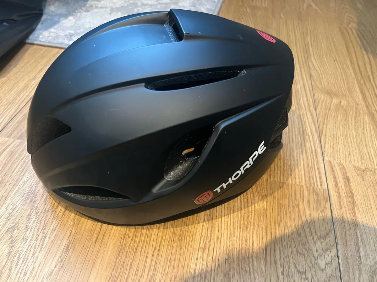 Kids helmet - fits 6-10yrs approx. - Image 1