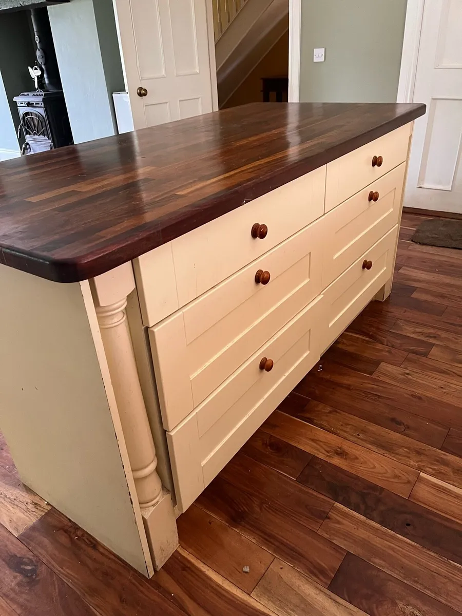 Kitchen for sale - Image 1
