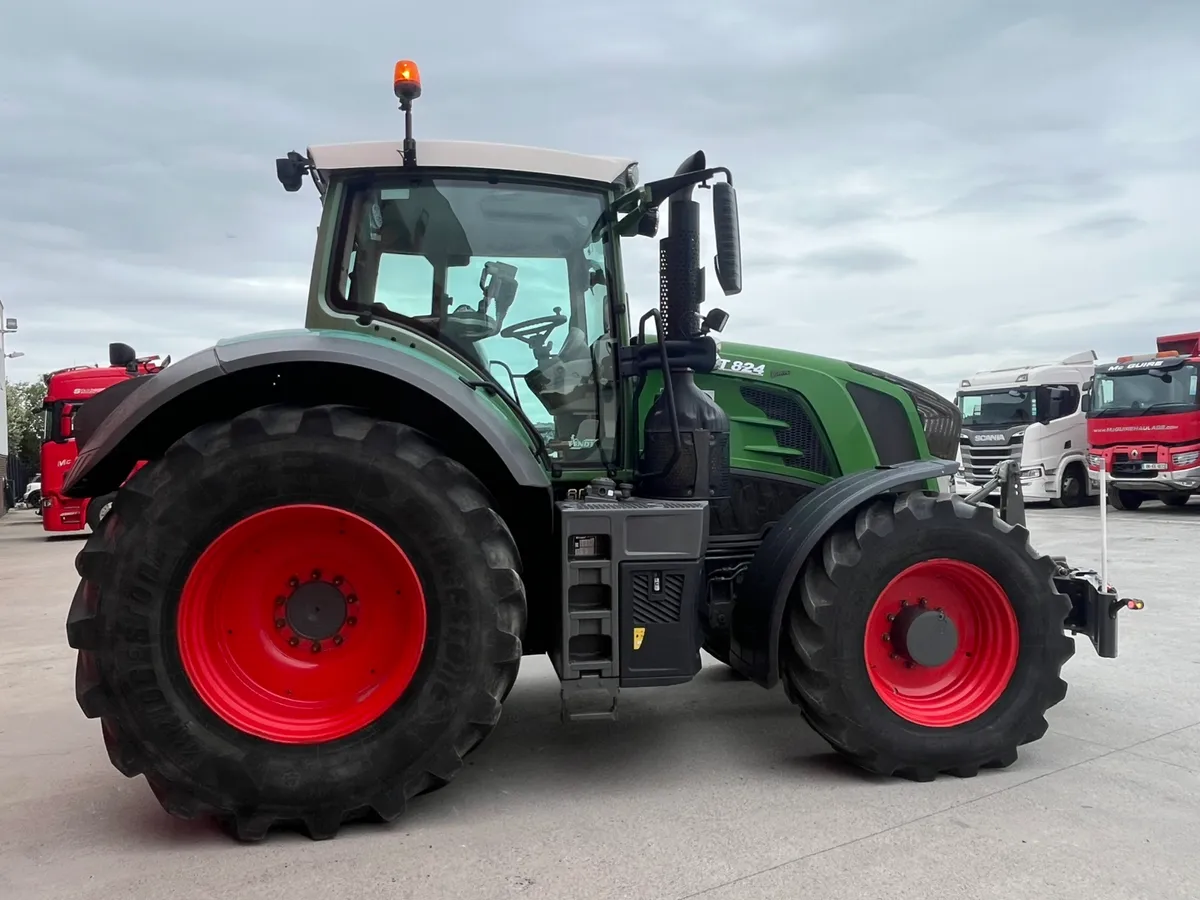 2018 Fendt 824 Profi - Image 4