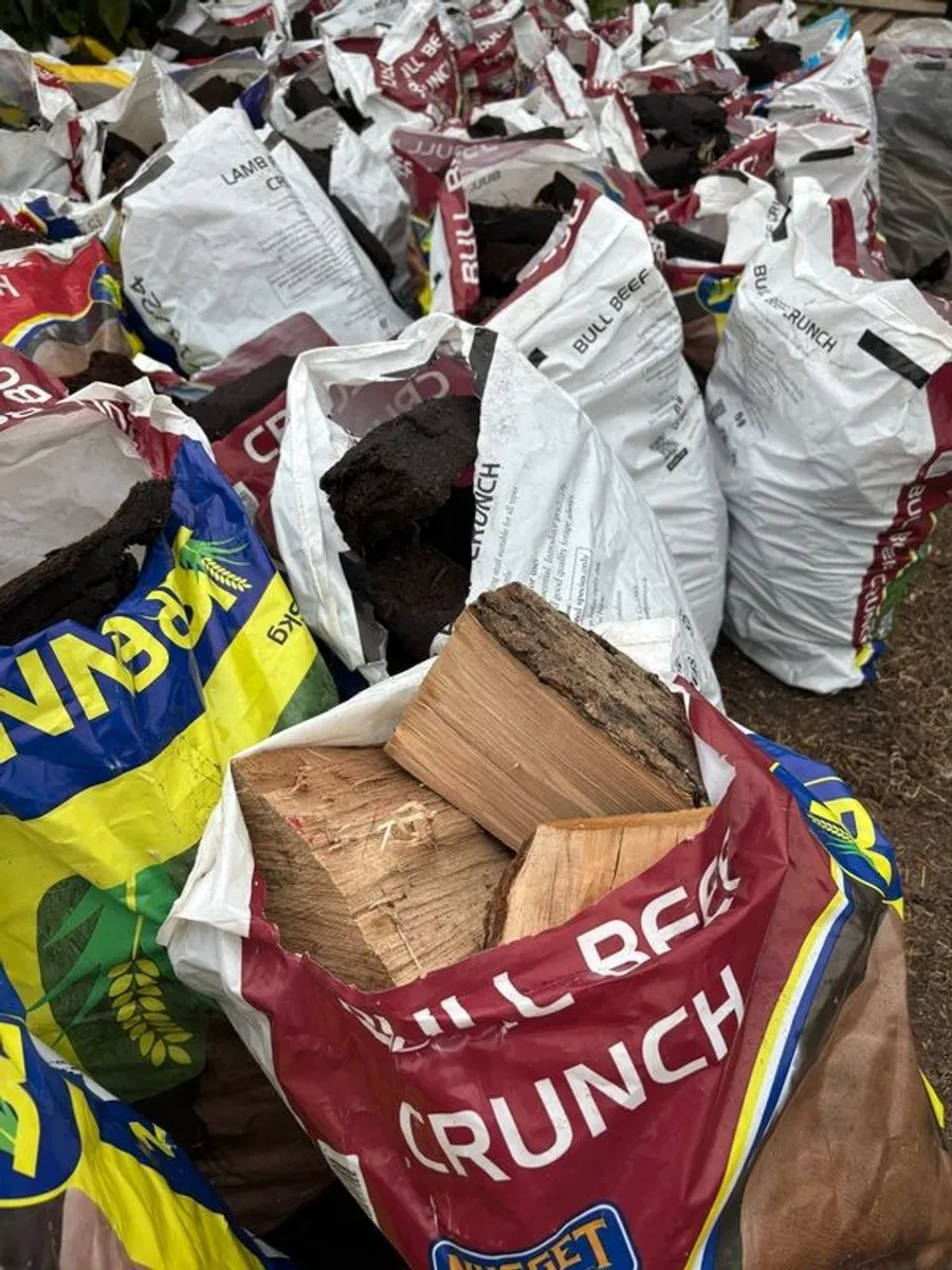 Hardwood + Sods bags and trailer - Image 1